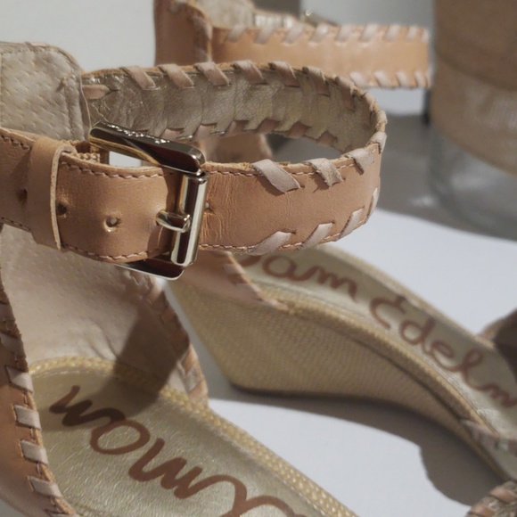 Tan and gold wedges - Picture 2 of 3